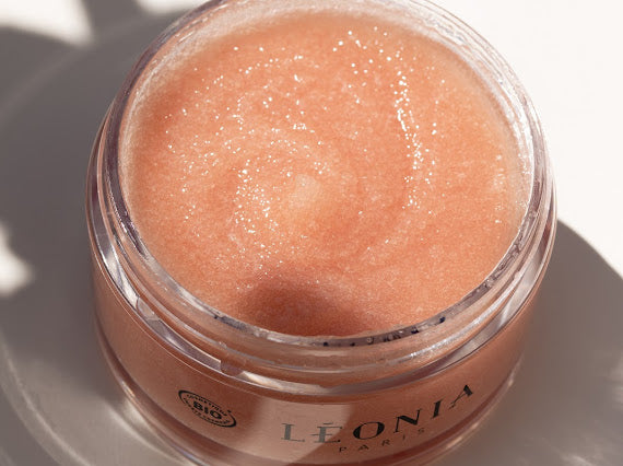 Milky White Tea Scrub GOMMAGE THÉ BLANC LACTÉ