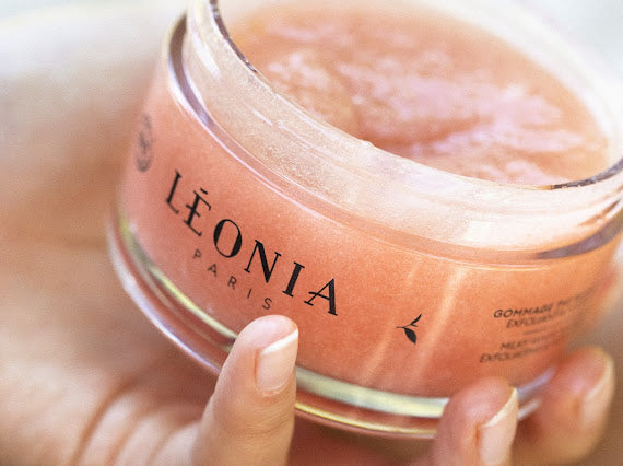 Milky White Tea Scrub GOMMAGE THÉ BLANC LACTÉ