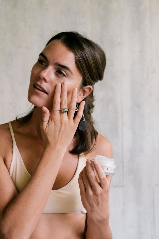 Lightweight White Tea Cream CRÈME LÉGÈRE THÉ BLANC