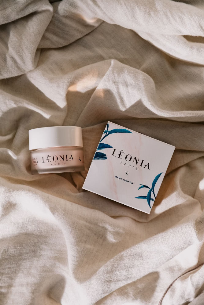 Lightweight White Tea Cream CRÈME LÉGÈRE THÉ BLANC